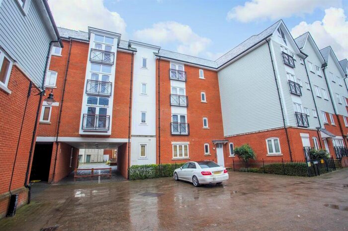 1 Bedroom Apartment To Rent In Back Lane, Canterbury, CT1