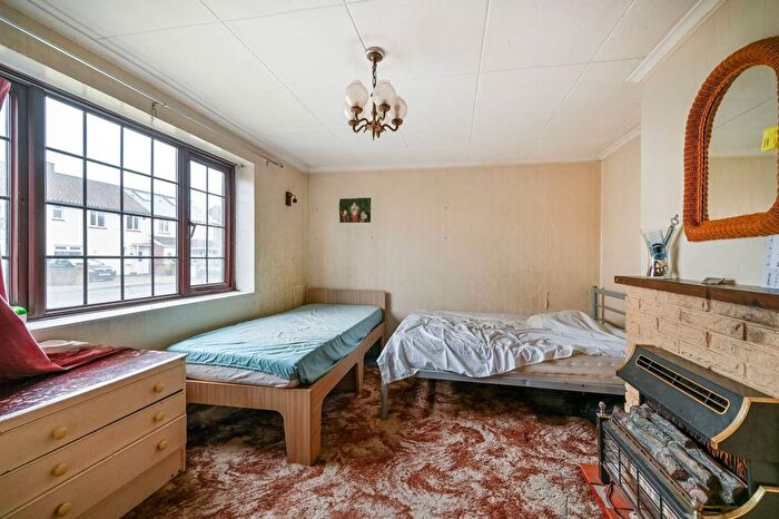 3 Bedroom Terraced House For Sale In Whittle Road, Heston, Hounslow, TW5