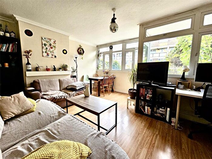 3 Bedroom Maisonette To Rent In Ballance Road, Homerton, E9