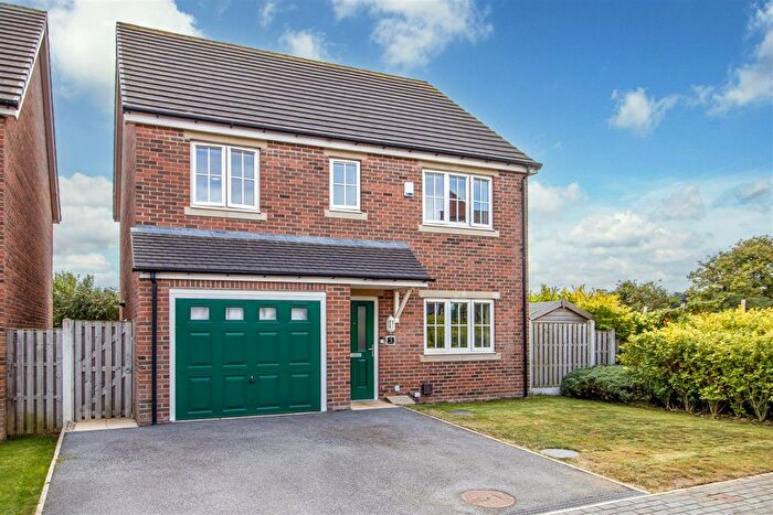 4 Bedroom Detached House For Sale In Ardsley Falls Close, East Ardsley, Wakefield, WF3