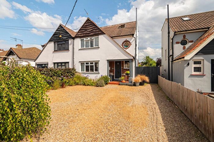 4 Bedroom Semi-Detached House For Sale In Gorleston Road, Oulton Broad North, NR32