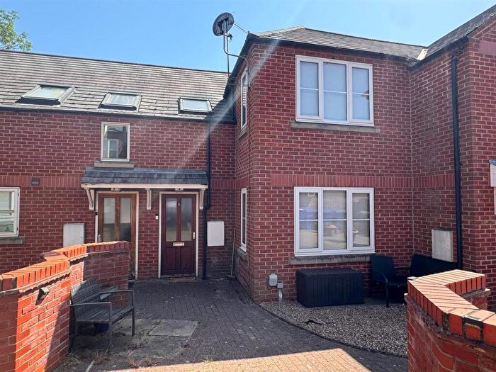 2 Bedroom Terraced House For Sale In Prestongate, Hessle, HU13