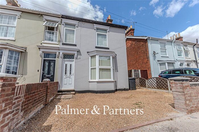 4 Bedroom Semi Detached House For Sale In Spring Road, Ipswich, Suffolk, IP4