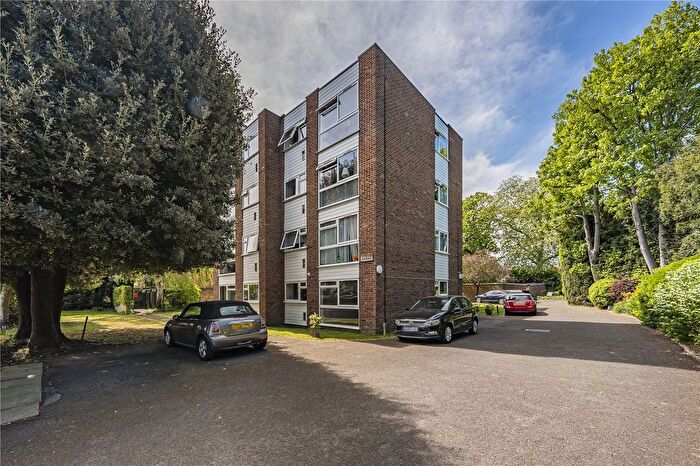 1 Bedroom Flat For Sale In Tudor Court, Teddington, TW11