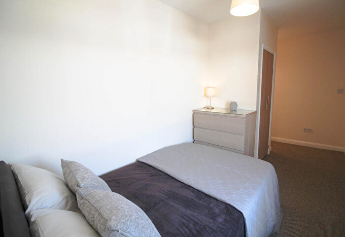 5 Bedroom House Of Multiple Occupation For Sale In Welfare Road, Woodlands, Doncaster, DN6