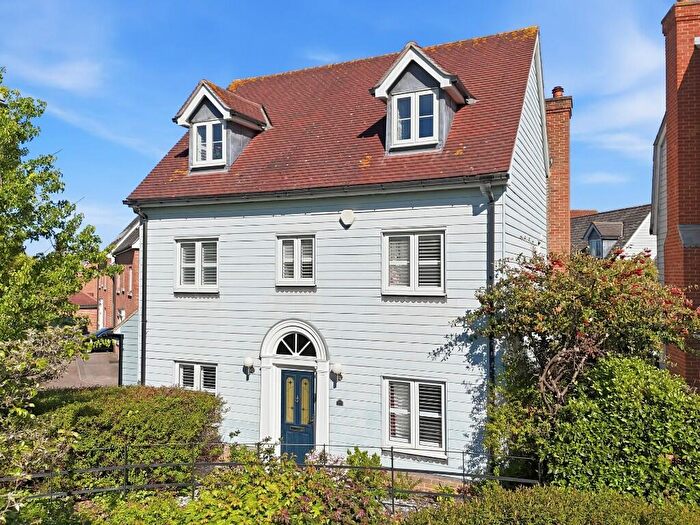 5 Bedroom Detached House For Sale In Drake Road, Chafford Hundred, Grays, RM16