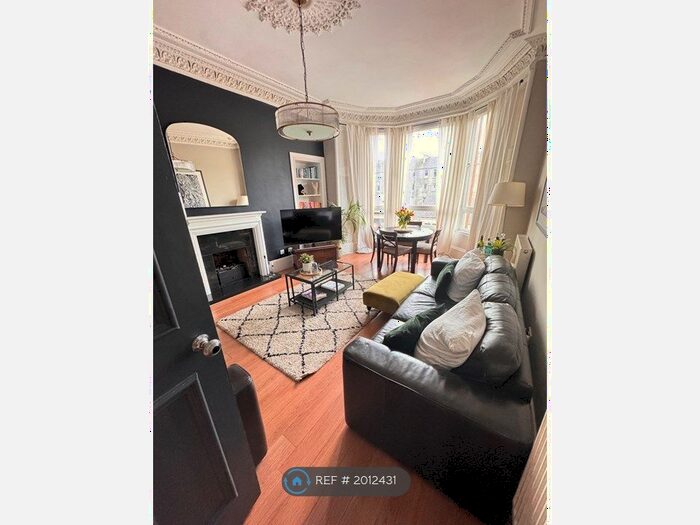 3 Bedroom Flat To Rent In Finlay Drive, Glasgow, G31