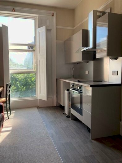 Studio To Rent In Camden Park Road, Camden, NW1