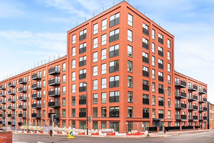 2 Bedroom Flat To Rent In The Burj, Green Street, Digbeth, B12