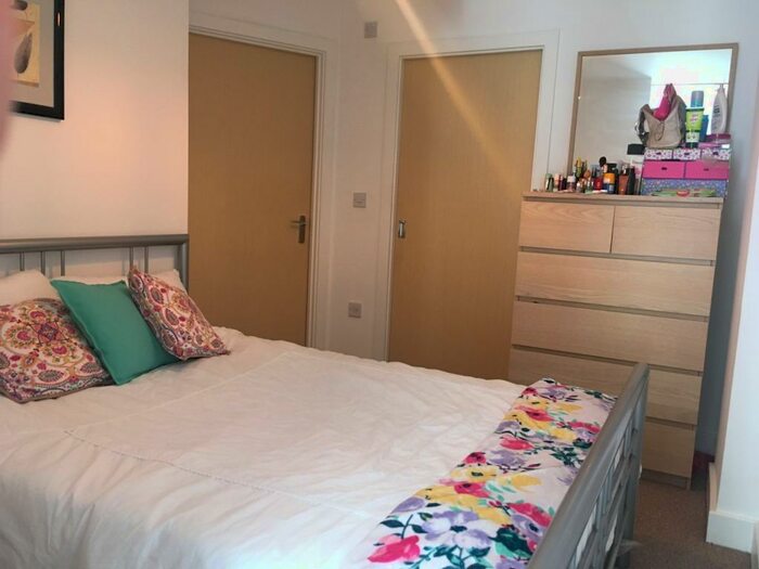 Bungalow To Rent In Kimber House, High Street, Southampton, SO14