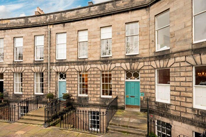 1 Bedroom Flat For Sale In / Claremont Crescent, New Town, Edinburgh, EH7