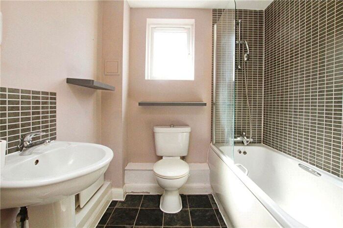 1 Bedroom Apartment For Sale In Yeoman Close, Ipswich, Suffolk, IP1