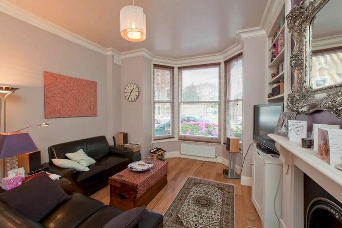 1 Bedroom Flat To Rent In Aubert Park, Highbury, London, N5