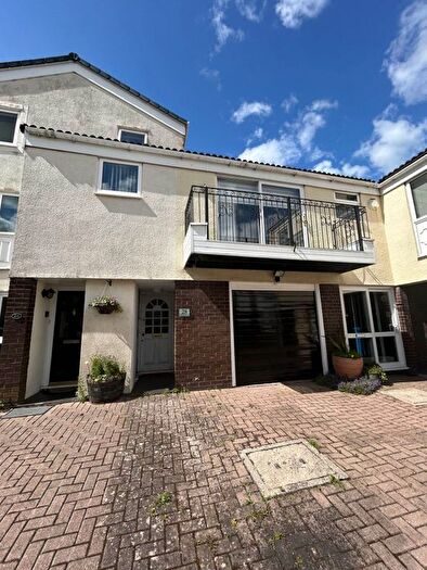 3 Bedroom Maisonette To Rent In Marina Village, Runcorn, WA7
