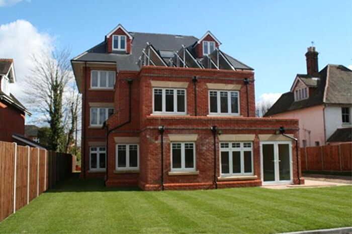 1 Bedroom Apartment To Rent In Woking, GU22