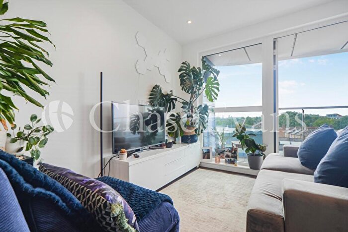 1 Bedroom Flat To Rent In Queensland Road, Islington, London, N7