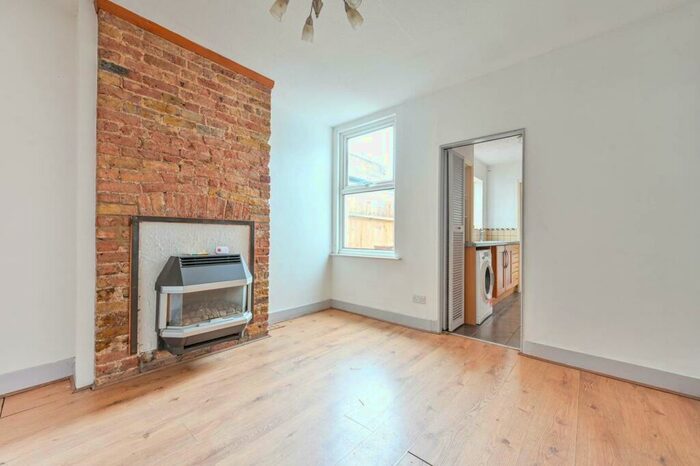 2 Bedroom Semi-Detached House To Rent In Acre Road, Kingston Upon Thames, Kingston, Kingston Upon Thames, KT2