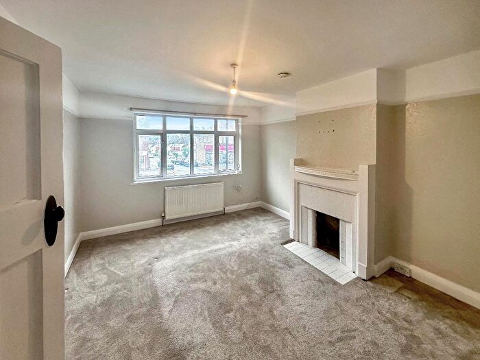 1 Bedroom Flat To Rent In Limpsfield Road, Warlingham, CR2