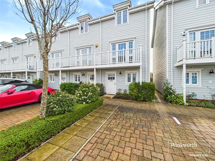 4 Bedroom End Of Terrace House To Rent In Champlain Street, Reading, Berkshire, RG2