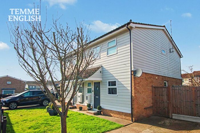 3 Bedroom Semi Detached House For Sale In Burlington Court, Basildon, SS13