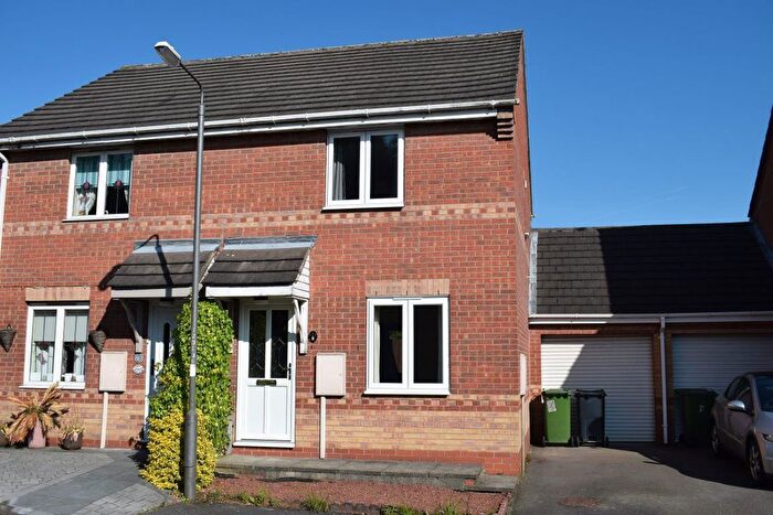 2 Bedroom Semi-Detached House To Rent In Pinewood Close, Alfreton, DE55