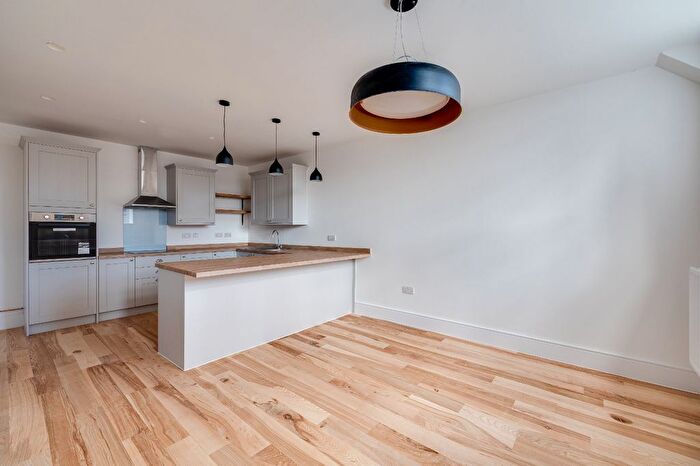 2 Bedroom Flat To Rent In Overleigh Road, Chester, Cheshire, CH4