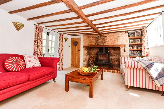 3 Bedroom Link Detached House For Sale In Furnace Lane, Cowden, Edenbridge, Kent, TN8