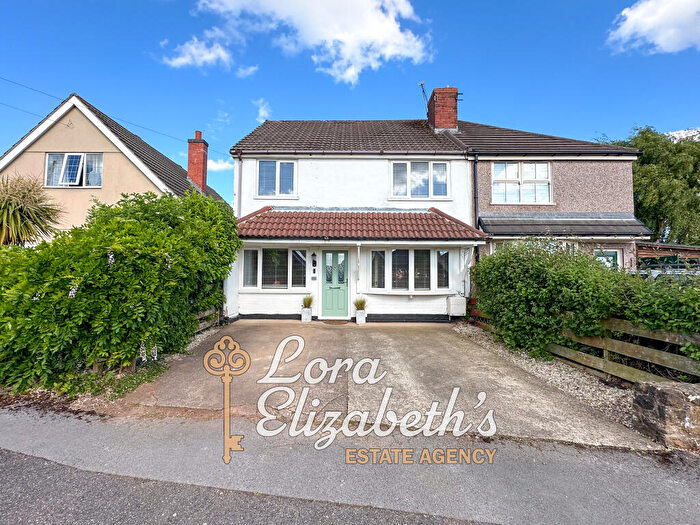 4 Bedroom Semi Detached House For Sale In Omberley Avenue, Mansfield, NG17