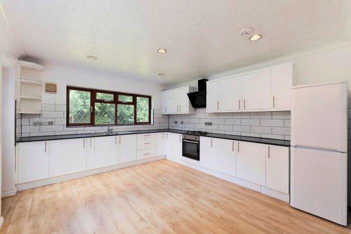 4 Bedroom Detached House To Rent In Chadworth Way, Esher, KT10