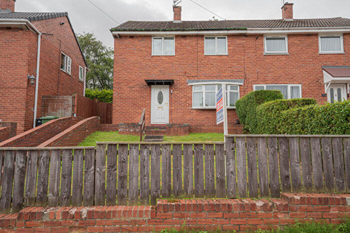 3 Bedroom Semi-Detached House For Sale In Redemarsh, Leam Lane Estate, Felling, Gateshead, NE10