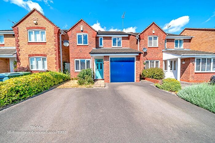 3 Bedroom Detached House For Sale In Chase Side Drive, Rugeley, WS15