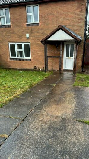 3 Bedroom Semi-Detached House To Rent In Mansfield Road, Athersley, S71