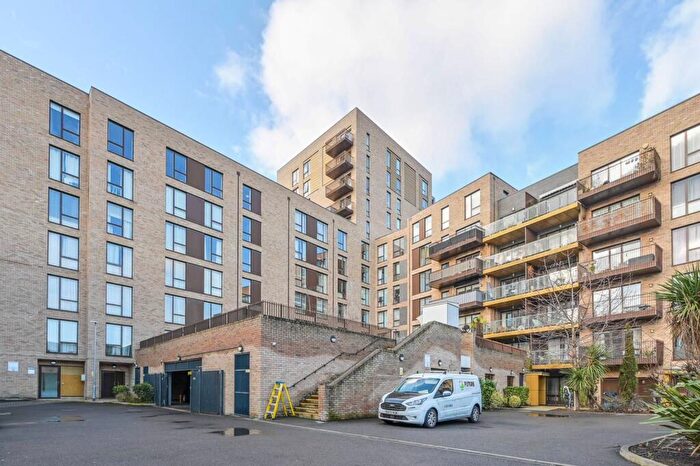 3 Bedroom Flat For Sale In Steevens Court, Tower Hamlets, London, E14