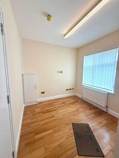1 Bedroom Flat To Rent In Western Road, Southall, UB2