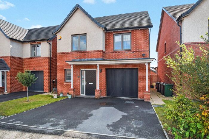 4 Bedroom Detached House For Sale In Park Hill Way, Wakefield, WF1