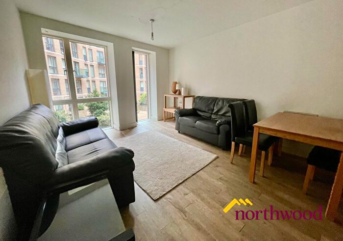 2 Bedroom Flat To Rent In Essex Street, City Centre, Birmingham, B5