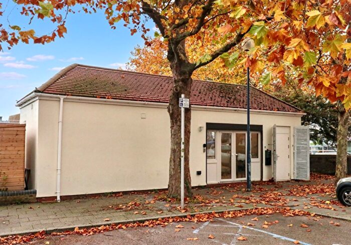 1 Bedroom Studio For Sale In Elms Avenue, Ramsgate, CT11