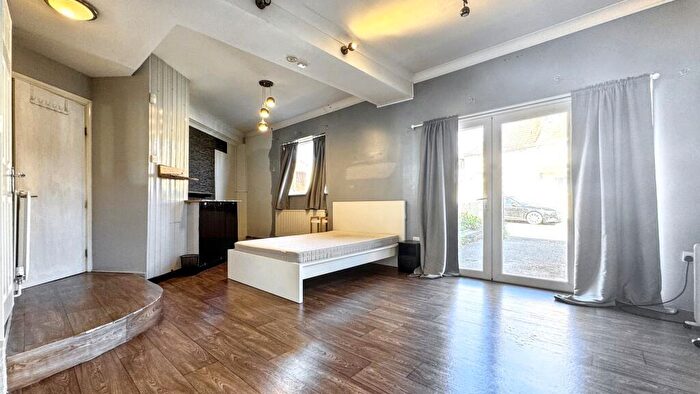 1 Bedroom House To Rent In Camberley Road, Bristol, BS4