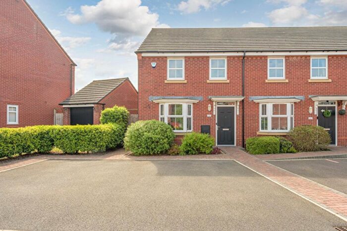 3 Bedroom End Of Terrace House For Sale In Chalmers Road., Dudley, DY3