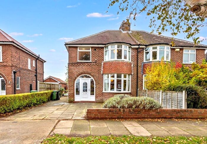 3 Bedroom Semi Detached House For Sale In Fairway, York, North Yorkshire, YO30