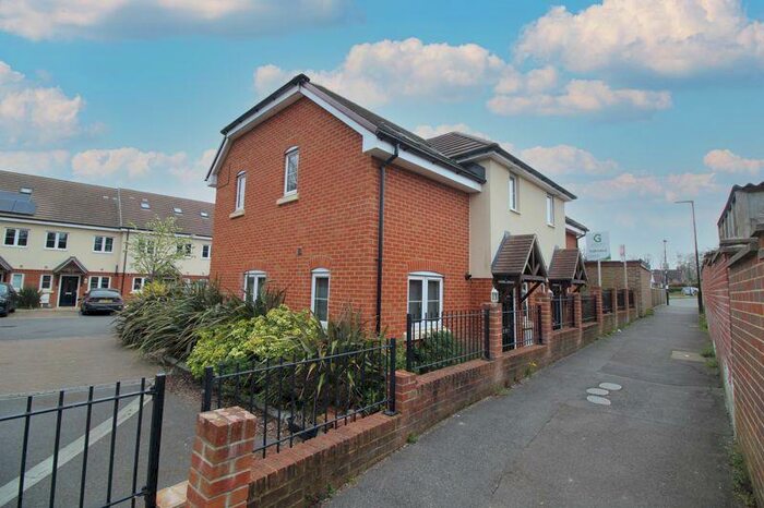 3 Bedroom Semi-Detached House To Rent In Southgate, Crawley, RH11
