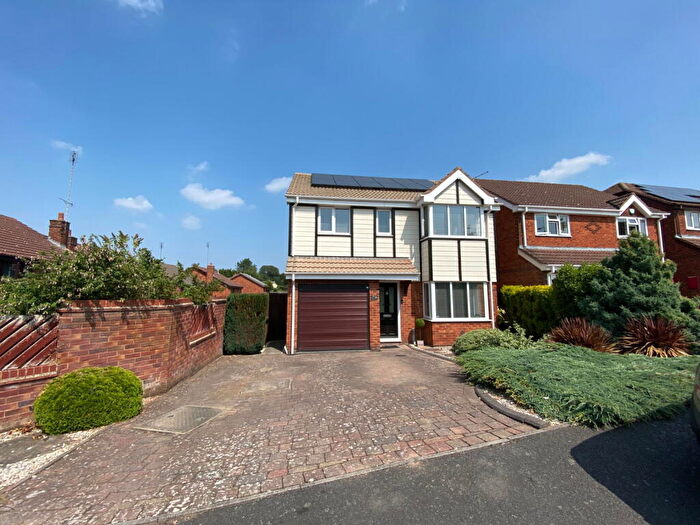 4 Bedroom Detached House For Sale In Westacre Drive, Church Gresley, Swadlincote, DE11