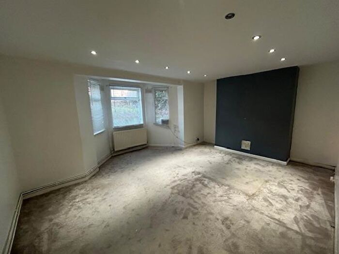 1 Bedroom Flat To Rent In Upper Grove, South Norwood, London, SE25