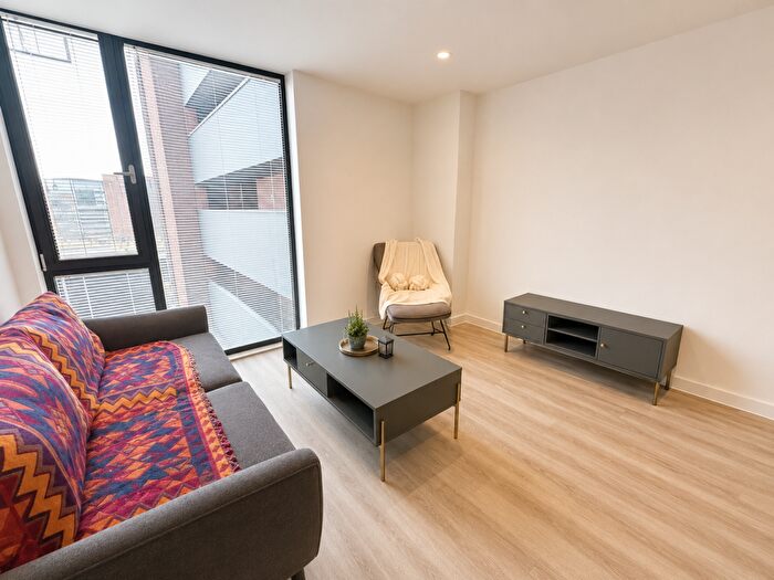 2 Bedroom Apartment To Rent In Fif, Queen Way, Salford, TY5