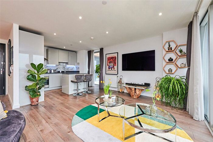 2 Bedroom Flat For Sale In Heritage Tower, East Ferry Road, E14