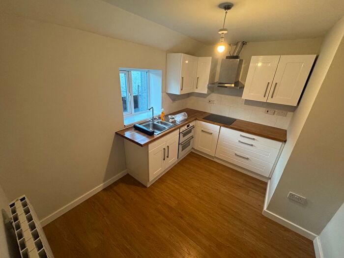 2 Bedroom Flat To Rent In Cross Street, Kettering, NN16