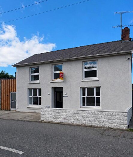 4 Bedroom Semi-Detached House For Sale In Drefach Felindre, Llandysul, SA44