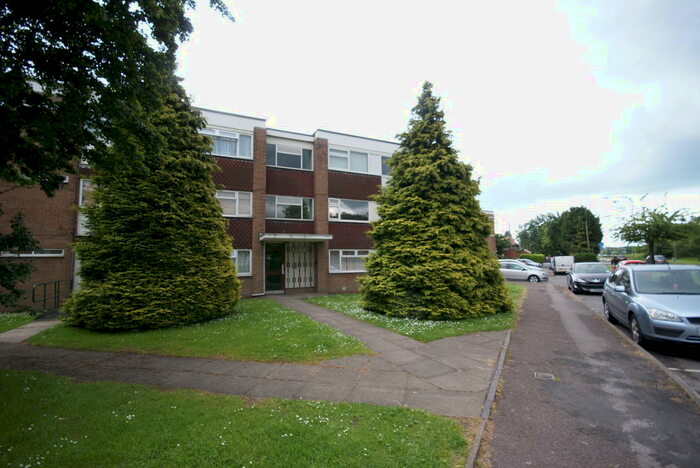 2 Bedroom Flat To Rent In Stratford Road, Shirley, Solihull, West Midlands, B90