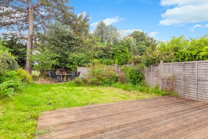 4 Bedroom Semi-Detached House To Rent In Ferry Road, Marston, OX3
