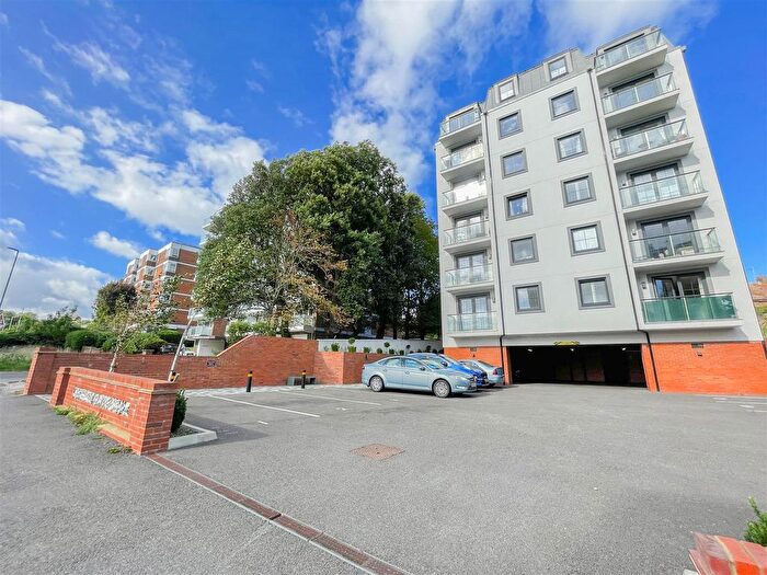 1 Bedroom Flat To Rent In Upperton Road, Eastbourne, BN21